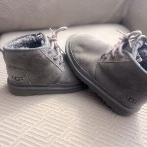 UGG Kids Neumel II Chukka lace up boot  size 1
